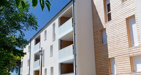 location Appartement T2 DE 43.43m² À LE HAILLAN - Photo 4