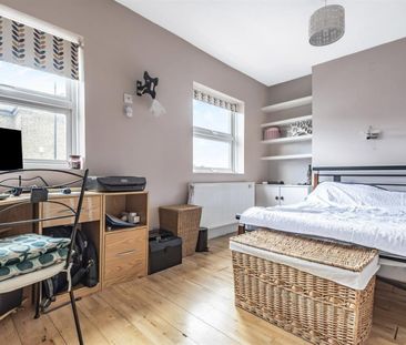 3 bedroom House To Let - Photo 2