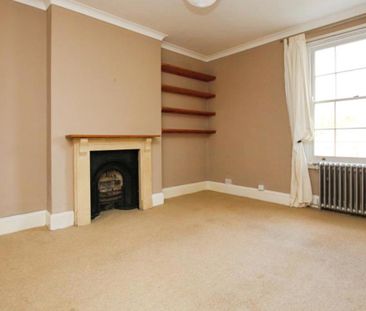 A first floor, unfurnished apartment on the popular Sydenham Hill. ... - Photo 3