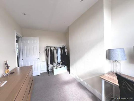 2 bedroom property to rent in London - Photo 1