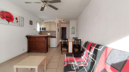 Location Appartement 2 pièces Meublé 31m² LE LAVANDOU 83980 - Photo 2