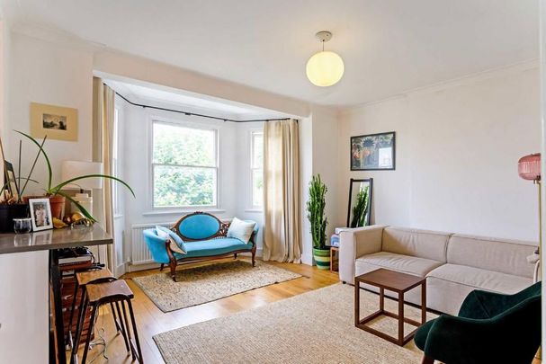 3 bedroom flat to rent - Photo 1