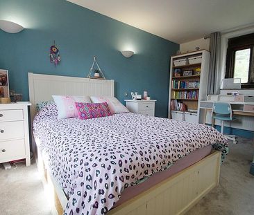 5 bedroom detached house to rent - Photo 4