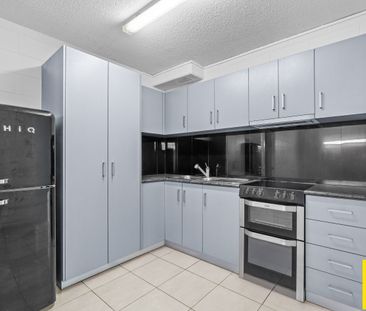 Charming 1-Bedroom Unit in Bungalow - Photo 4