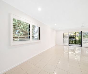 Top-Floor Living in a Boutique Complex – Walk to Scarborough Seasid... - Photo 3