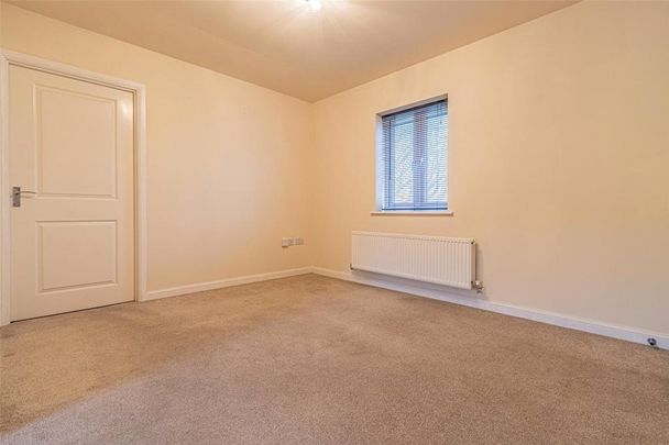 1 bedroom coach house to rent - Photo 1