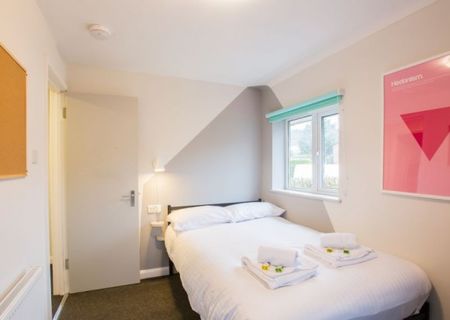 6 bed accommodation in Brighton - Photo 2