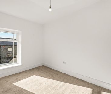 House - Terraced For Rent Ynyswen Road, Treorchy - Photo 6