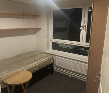 Room in a Shared Flat, Fitch Drive, BN2 - Photo 3