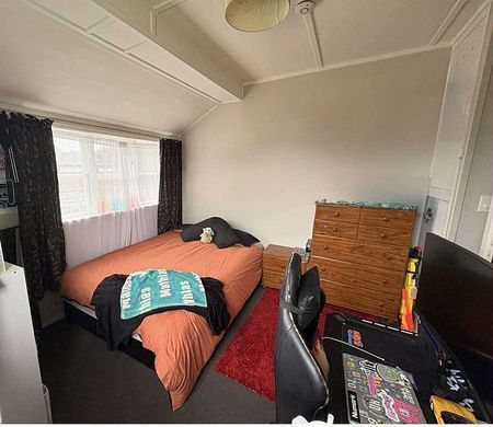 Huge Deck Fully fenced. Washer, Dryer Dishwasher. - Photo 2