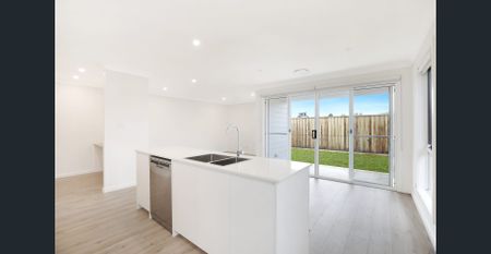 Perfectly Positioned Duplex - Photo 3