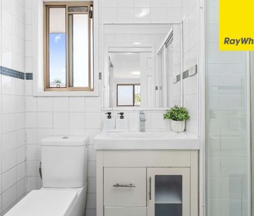 FRESHLY UPDATED 3-BEDROOM TOWNHOUSE IN THE HEART OF LIDCOMBE - Photo 2