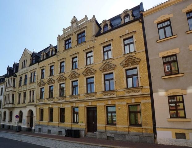 Geräumige Erdgeschoss-Wohnung mit saniertem Bad und Balkon - Photo 1