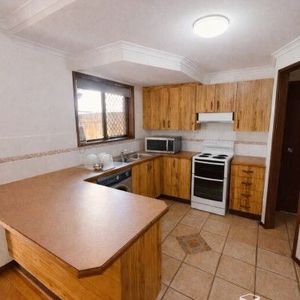 Quality property available in prime location! - Photo 2