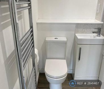 1 bedroom flat to rent - Photo 6