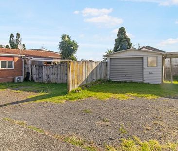 Freshly updated 3 bedroom home in prime Papatoetoe location! - Photo 3