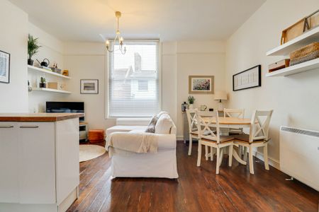 Market Place, St. Albans, Hertfordshire, AL3 5DG - Photo 2