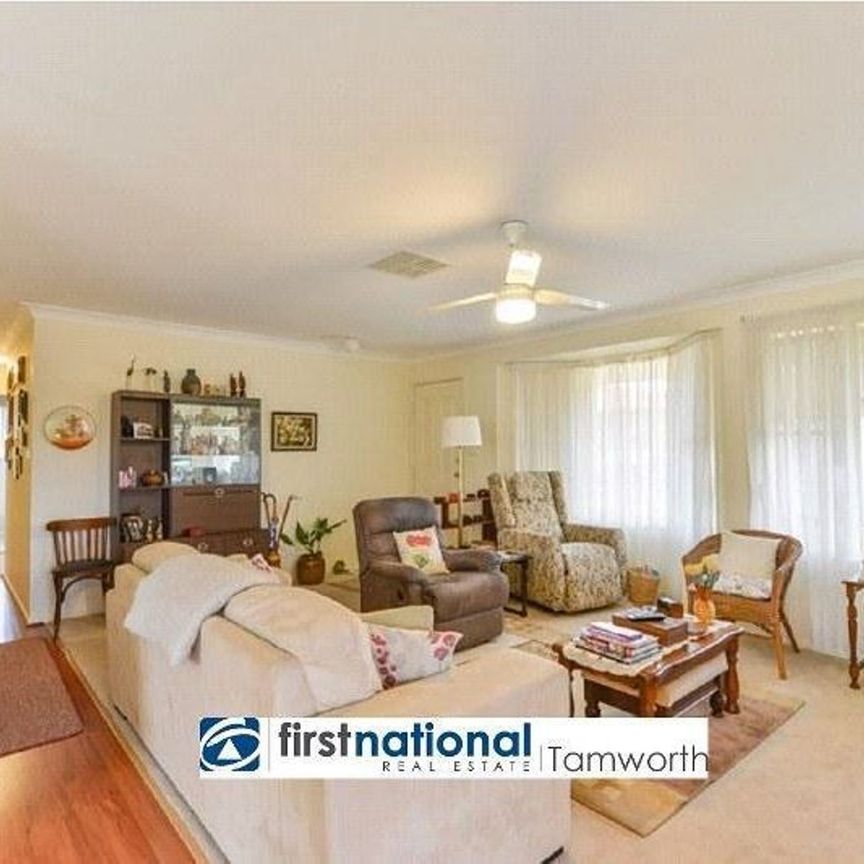 Sensational Location... - Photo 1