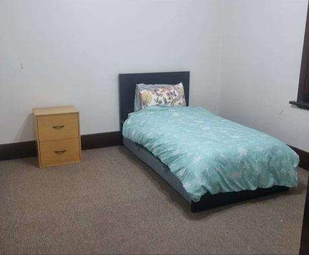 St Kilda East - Photo 2