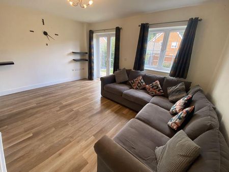 3 bedroom semi-detached house to rent - Photo 2