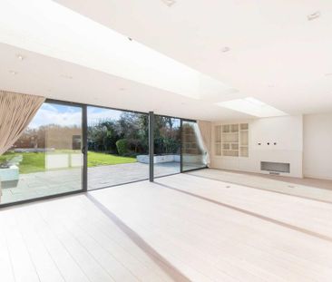 5 bedroom detached house to rent - Photo 2