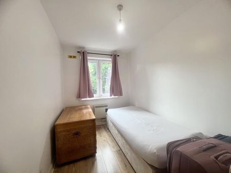 2 bedroom ground floor flat to rent - Photo 3