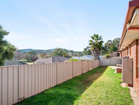 2/631 Pearsall Street, Lavington NSW 2641 - Townhouse For Rent | Domain - Photo 2