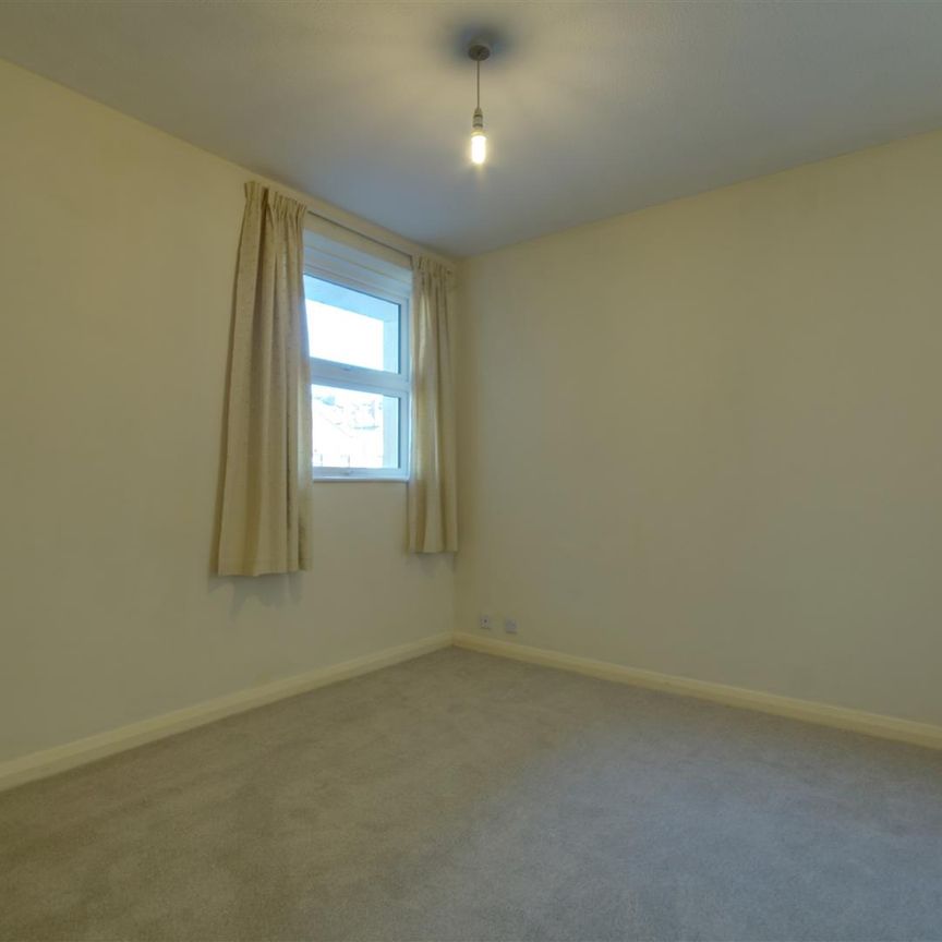 A 1 Bedroom Flat in Lansdown GL50 2JE - Photo 1