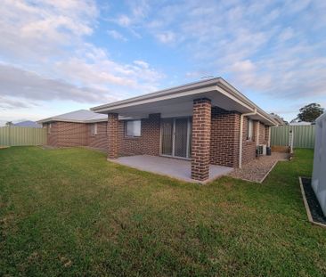 Modern Home - Photo 3