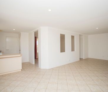 1 Royal Palm Drive, Warnbro WA 6169 - House For Rent | Domain - Photo 2