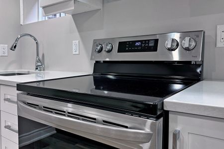 For Lease - 72 Treverton Drive Unit# Main, Toronto, Ontario - Photo 4