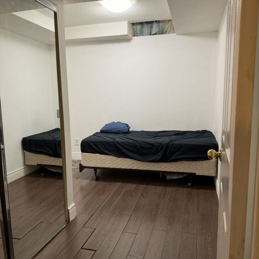For Lease - 5130 Warwickshire Way Unit# Basement, Mississauga, Ontario - Photo 1