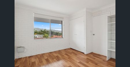 Neat And Tidy One Bedroom Beachside Unit! - Photo 3