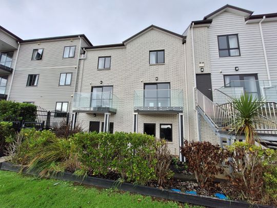 Spacious 2 bedroom Apartment - Photo 1