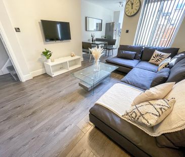 6 bedroom terraced house to rent - Photo 1