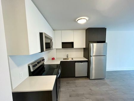 For Lease - 202 Burnhamthorpe Road Unit# 1703W, Mississauga, Ontario - Photo 5