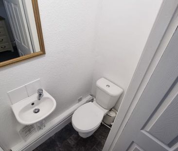 Flat 2, Conference Road, Armley, Leeds, LS12 3DX - Photo 5