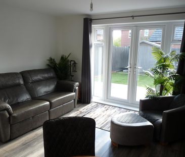 2 bedroom semi-detached house to rent - Photo 3