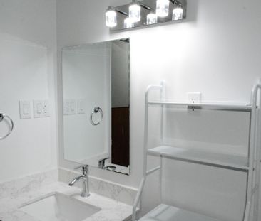 For Lease - 137 Markham Street Unit# main, Toronto, Ontario - Photo 2