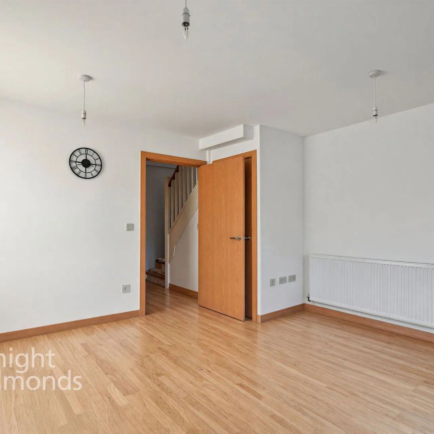 2 bed end of terrace house to rent in Olympia Way, Whitstable, CT5 - Photo 1