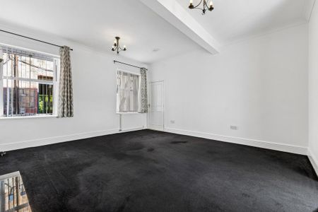 3 bedroom end of terrace house to rent - Photo 3