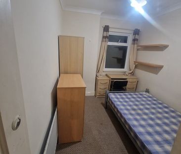 Room in a Shared House, Harrow Road, B29 - Photo 4