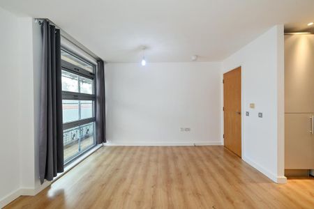 2 bedroom flat to rent - Photo 3