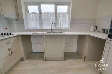 Old Road, Clacton-on-sea, CO15 - Photo 5