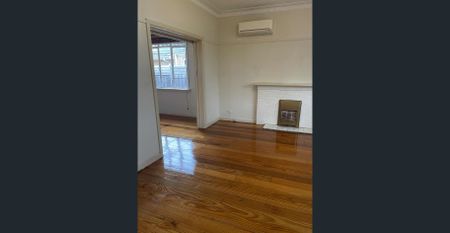 Freshly painted home, in McKinnon school zone - Photo 2