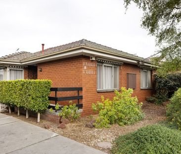 1/18 Schofield Street, ESSENDON, VIC - Photo 4