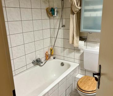 Altbauwohnung in Düsseldorf Oberkassel ab März frei - Photo 2