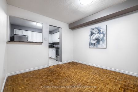 Condo Townhouse For Lease | N8069748 - Photo 5