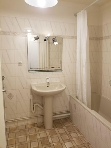 Location Appartement 3 pièces 64m² SUCY EN BRIE 94370 - Photo 4