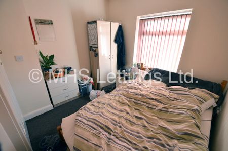 3 Bedroom Semi-Detached House for rent in Eden Crescent - Photo 5